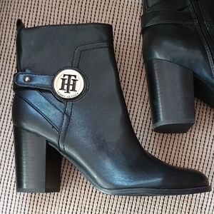 Tommy Hilfiger Black Ankle Boots with Chunky Heel